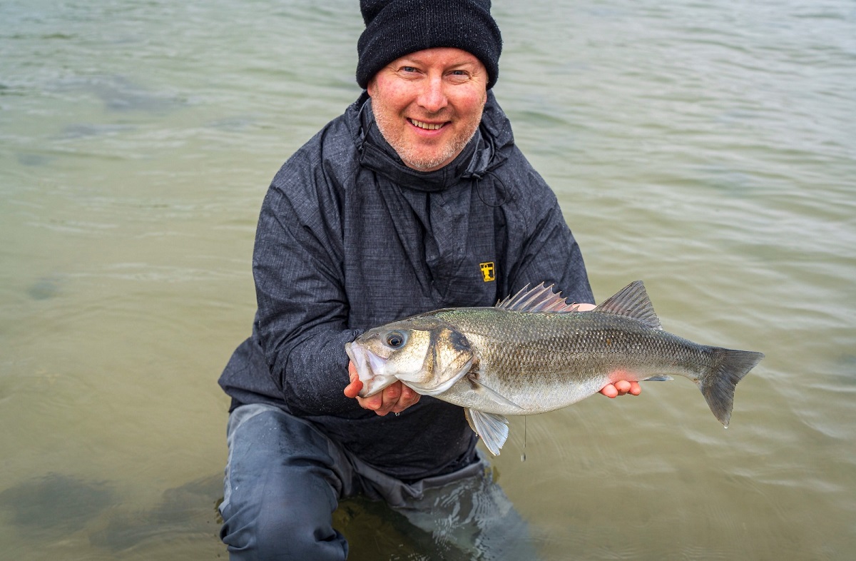 Marc Cowling of South Devon Bass Guide has just published a new bass fishing  book and it looks seriously impressive — Henry Gilbey
